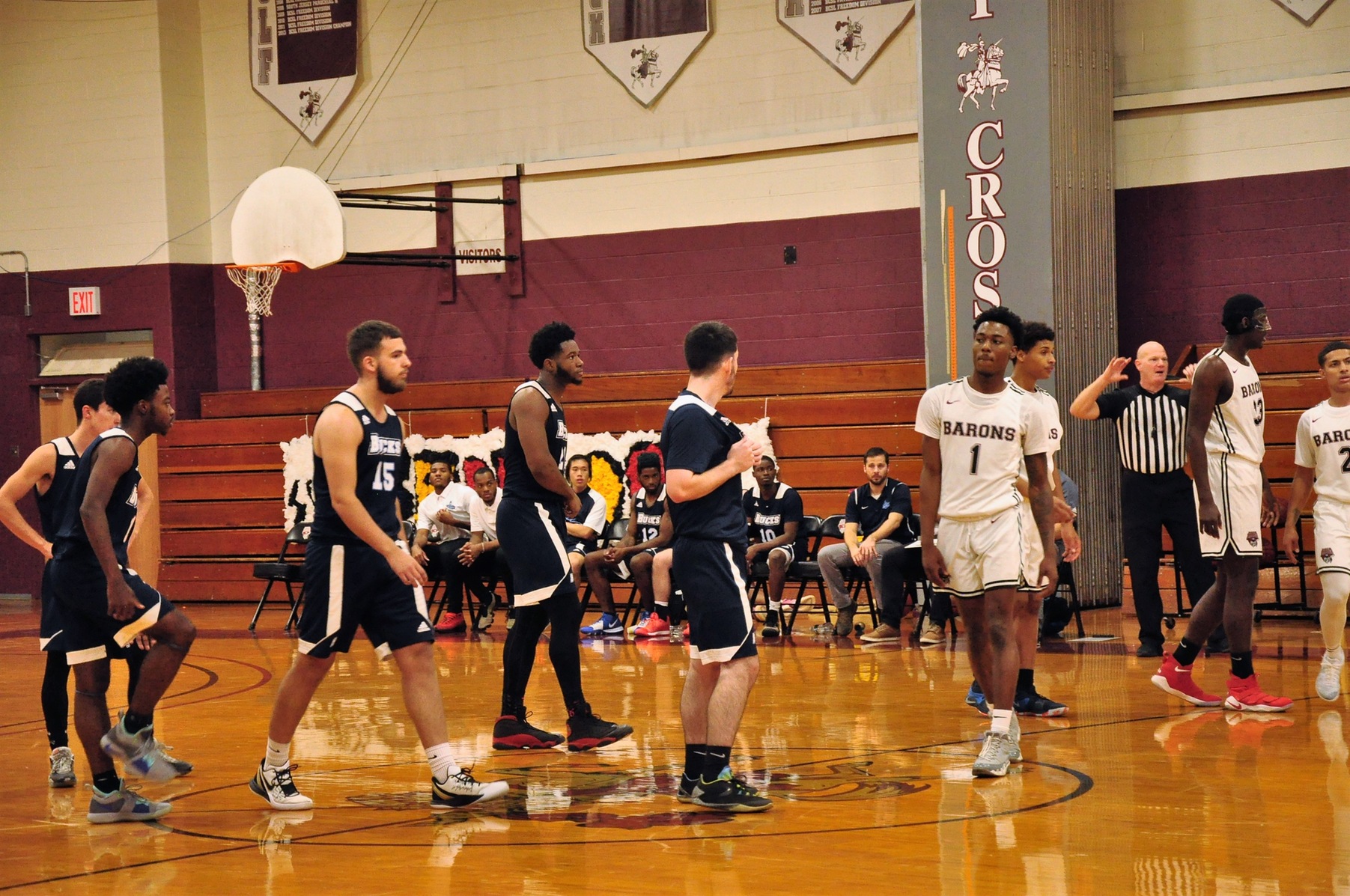 Men's Basketball: Beat by Barons