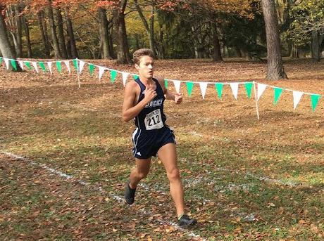Men's Cross Country: Logan Saugling qualifies for Nationals